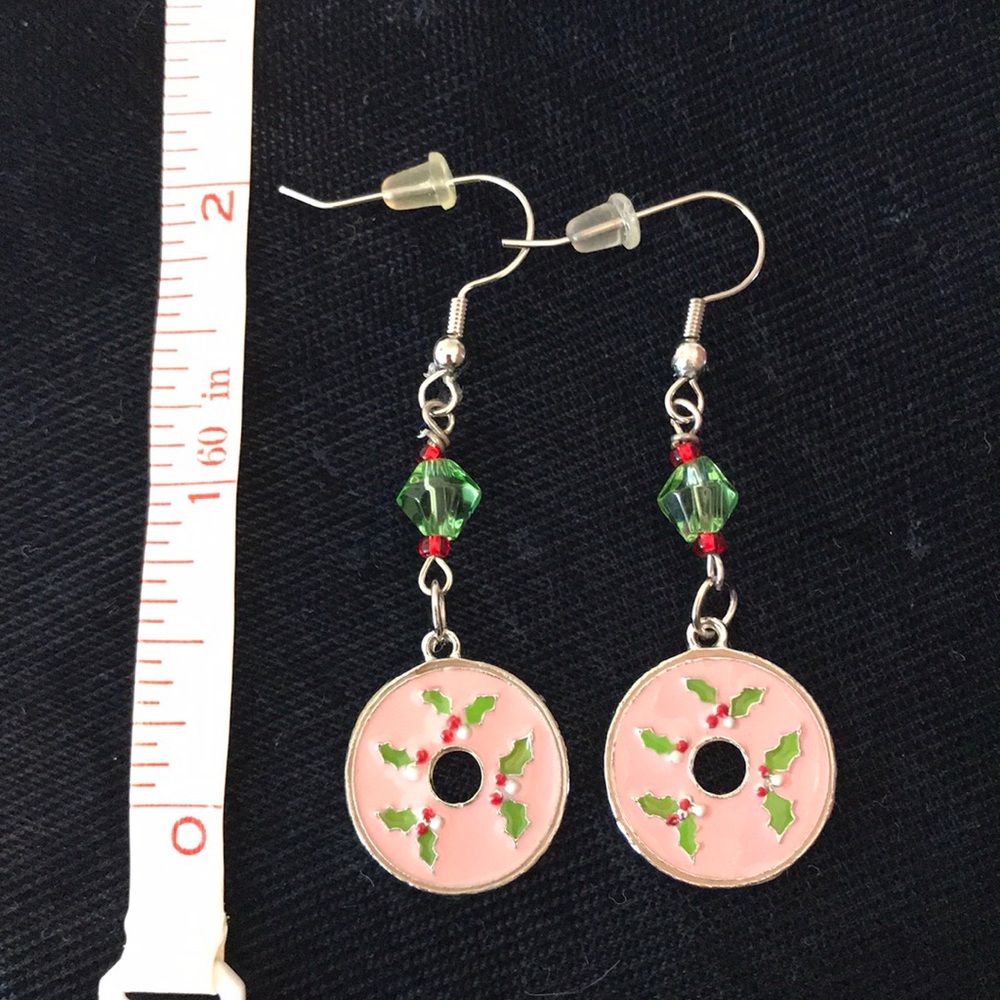 Pink Christmas wreath earrings